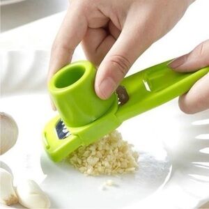Nwt Mini Garlic Grater in Green
